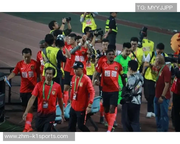 恒大与上港第二回合激战在即谁能在这场巅峰对决中笑到最后